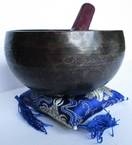 Tibetan Singing Bowls,Tibetan Pictures,chakra singing bowls,how to play use singing bowl,yoga om singing bowl