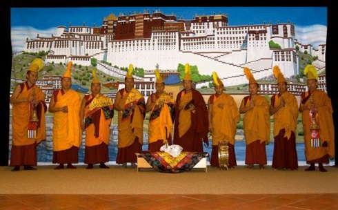 Tibetan Monks Chanting,Tibetan Throat Singing,Tibetan Buddhist mantra,Tibetan Prayers,Tibetan Monks